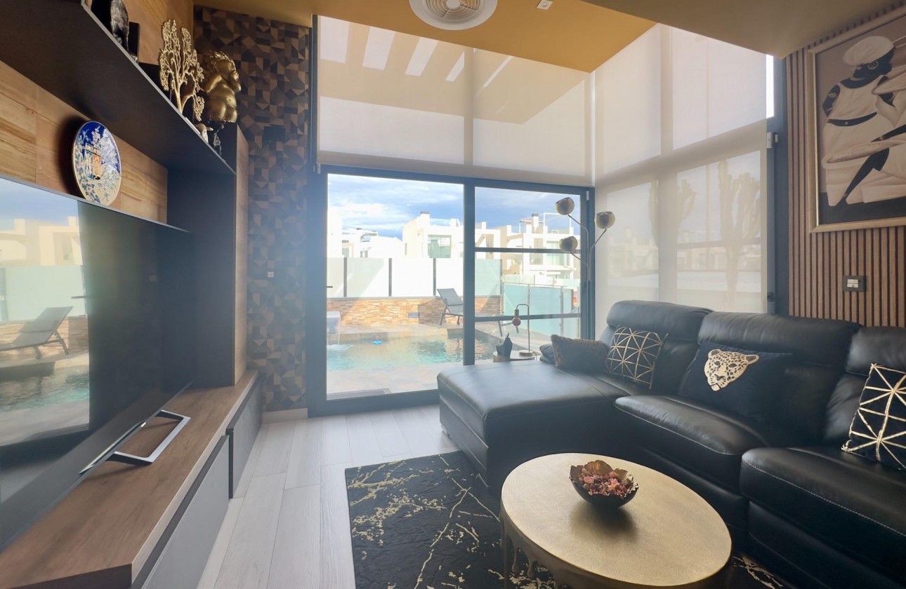 Revente - Villa - Orihuela Costa - Lomas de Cabo Roig