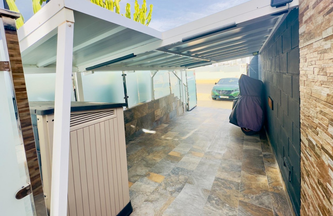 Revente - Villa - Orihuela Costa - Lomas de Cabo Roig