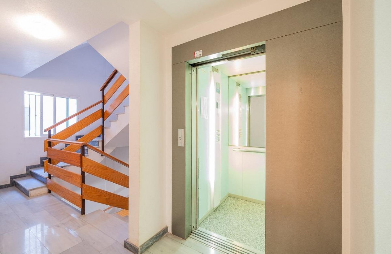 Revente - Appartement - Torrevieja - Centro