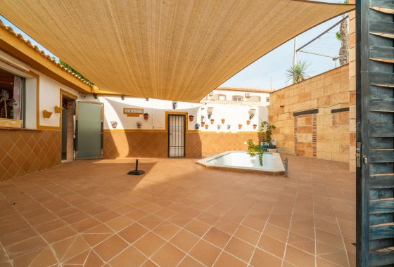 Resale - Villa - Torrevieja - Los altos