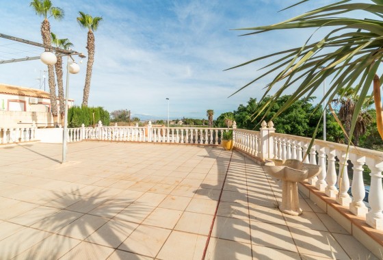 Resale - Villa - Torrevieja - Los altos