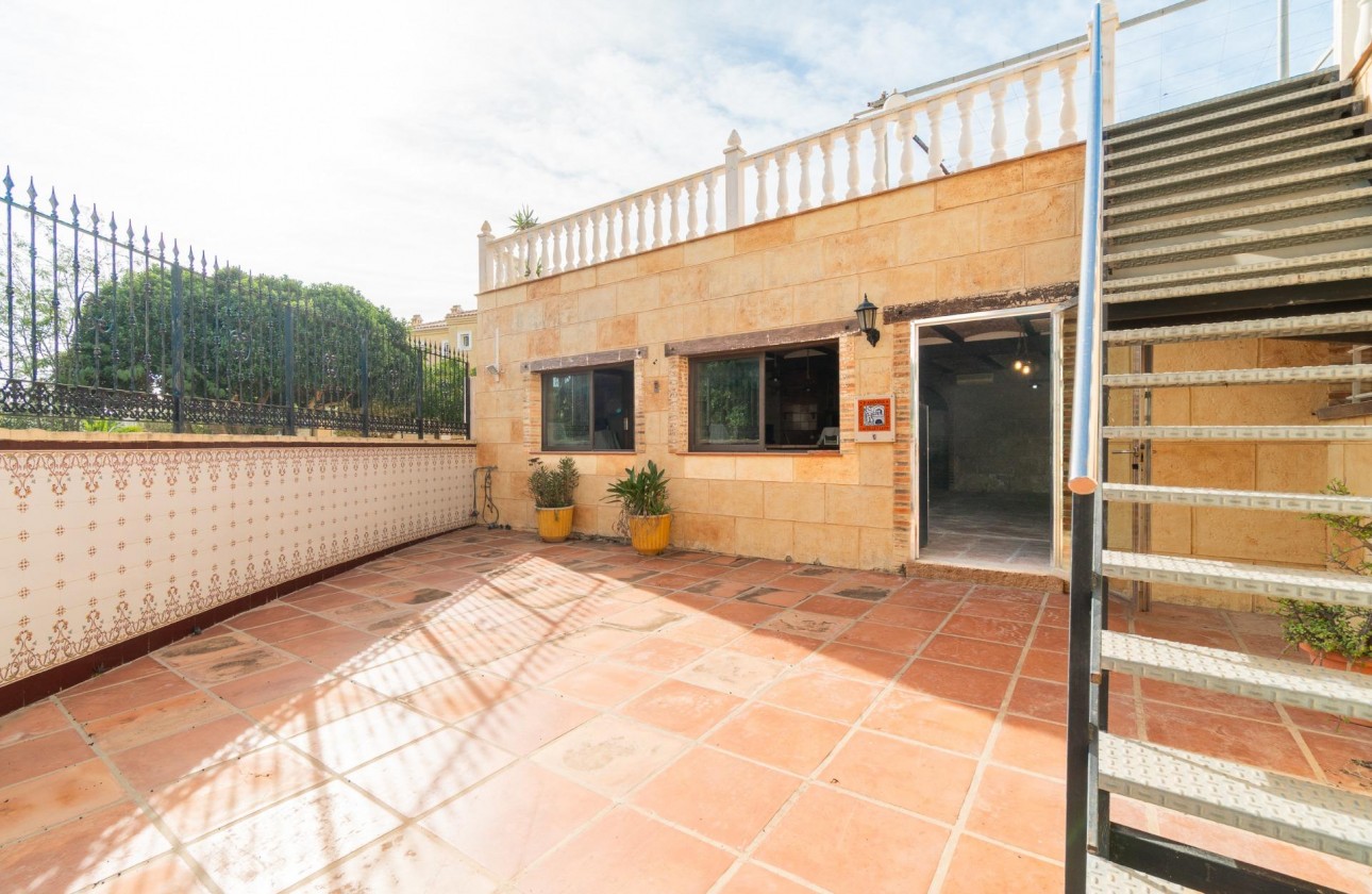 Resale - Villa - Torrevieja - Los altos