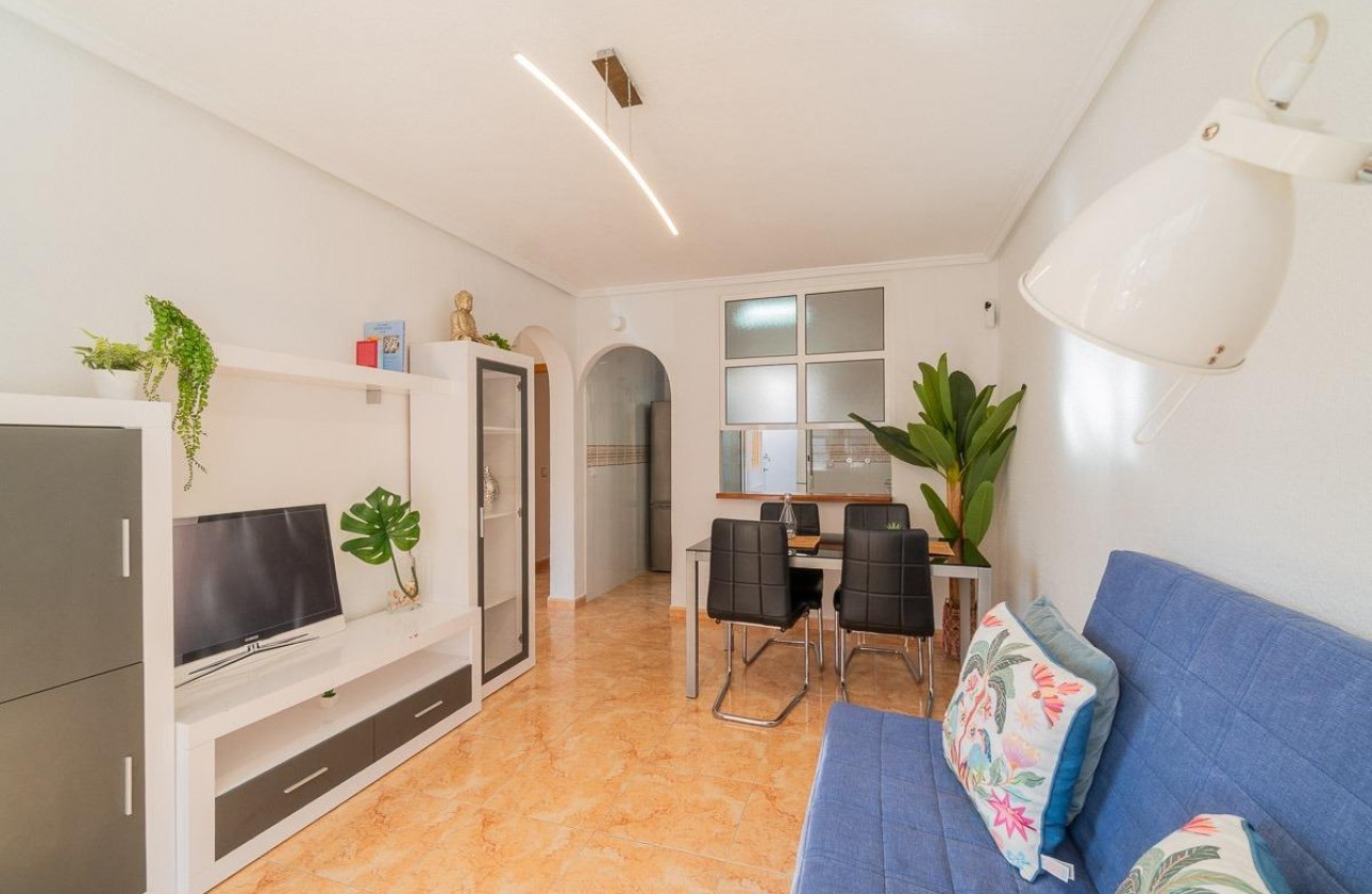 Revente - Villa - Torrevieja - El limonar