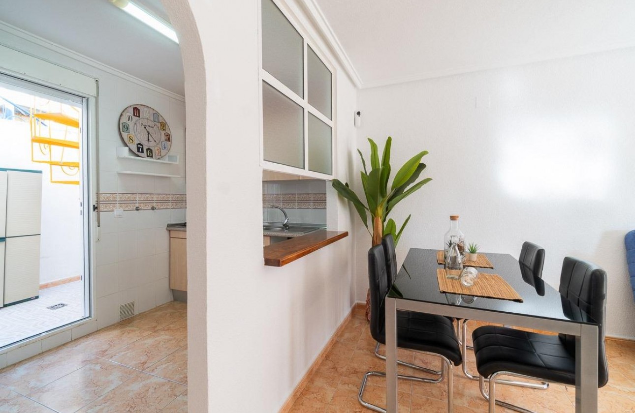 Revente - Villa - Torrevieja - El limonar