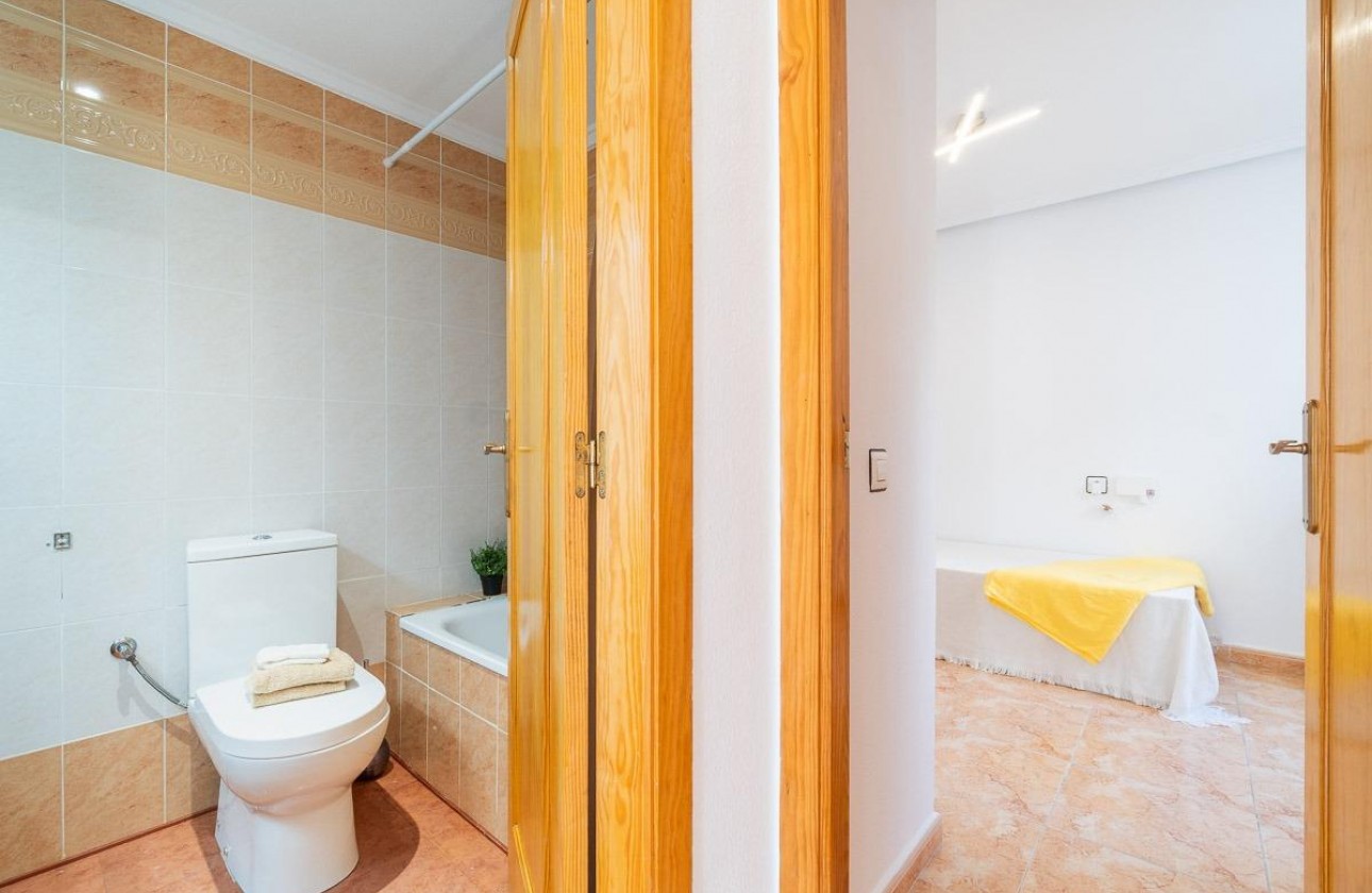 Revente - Villa - Torrevieja - El limonar