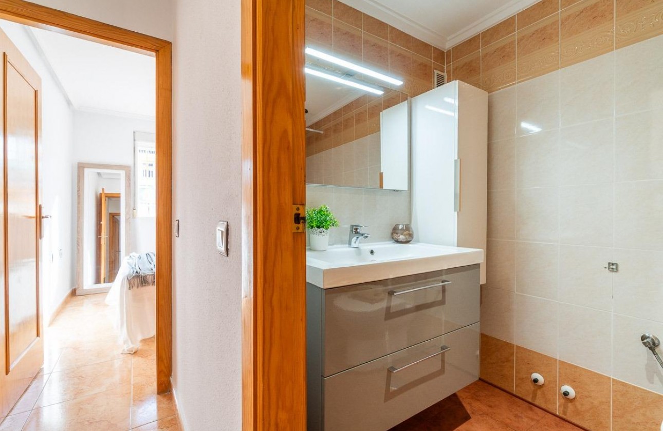 Revente - Villa - Torrevieja - El limonar