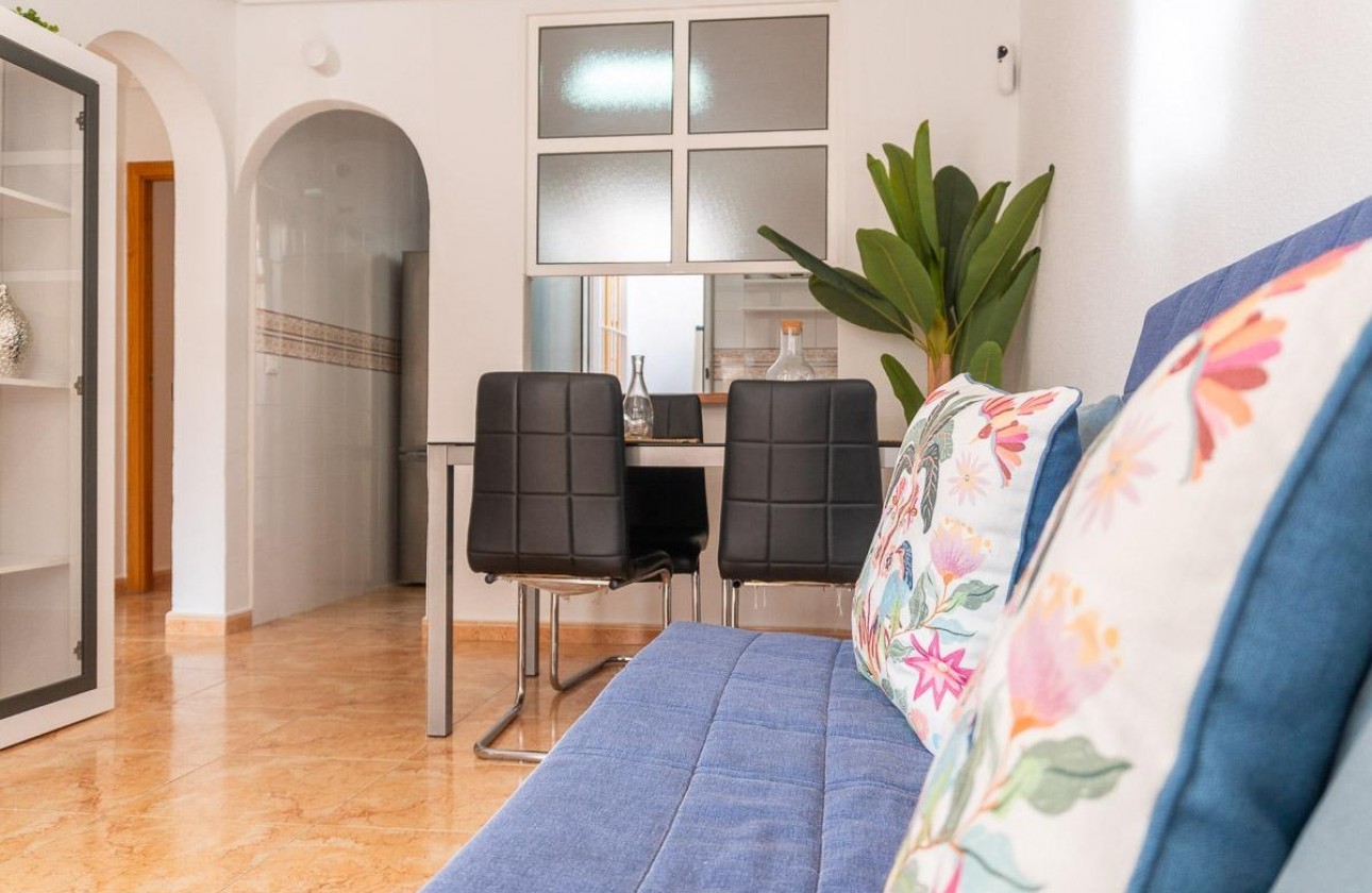 Revente - Villa - Torrevieja - El limonar