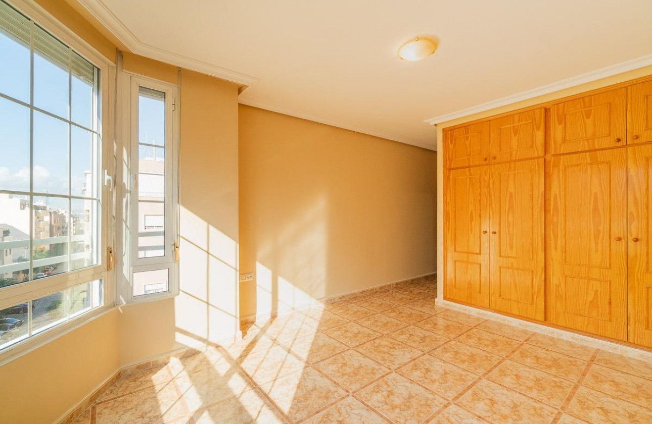 Reventa - Apartamento / piso - Torrevieja - Centro