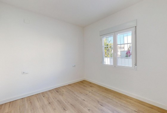 Resale - Bungalow - San Miguel de Salinas - BLUE LAGOON