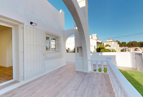 Resale - Bungalow - San Miguel de Salinas - BLUE LAGOON