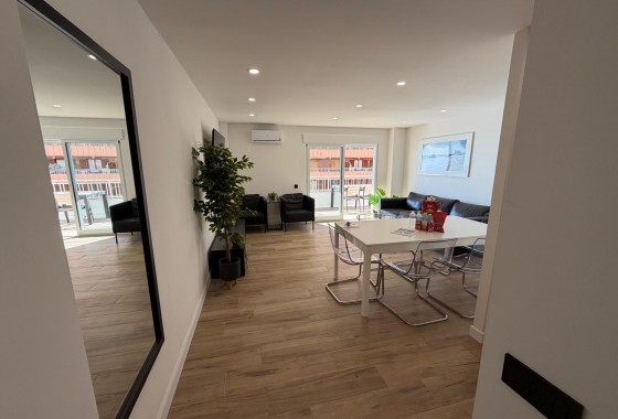 Reventa - Apartamento / piso - Torrevieja - Playa del Acequión