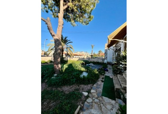 Reventa - Chalet - Torrevieja - Aguas Nuevas