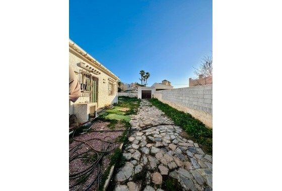 Reventa - Chalet - Torrevieja - Aguas Nuevas