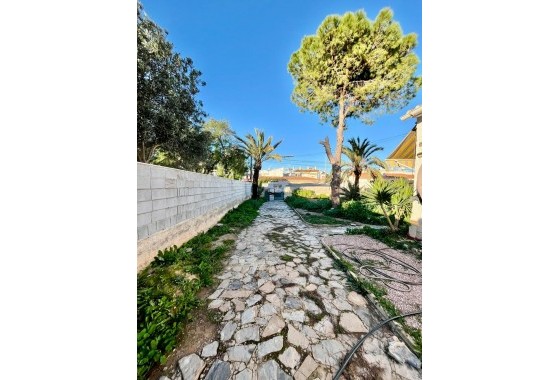 Reventa - Chalet - Torrevieja - Aguas Nuevas