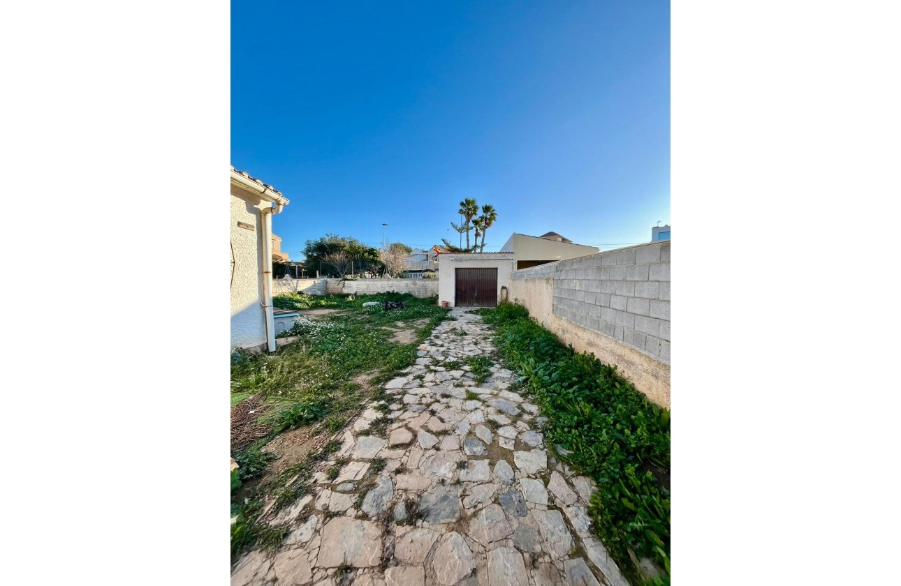 Reventa - Chalet - Torrevieja - Aguas Nuevas