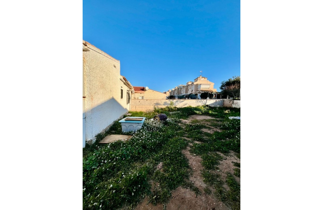 Reventa - Chalet - Torrevieja - Aguas Nuevas