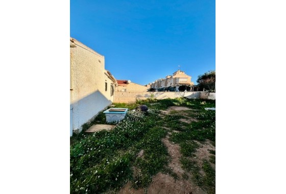 Reventa - Chalet - Torrevieja - Aguas Nuevas