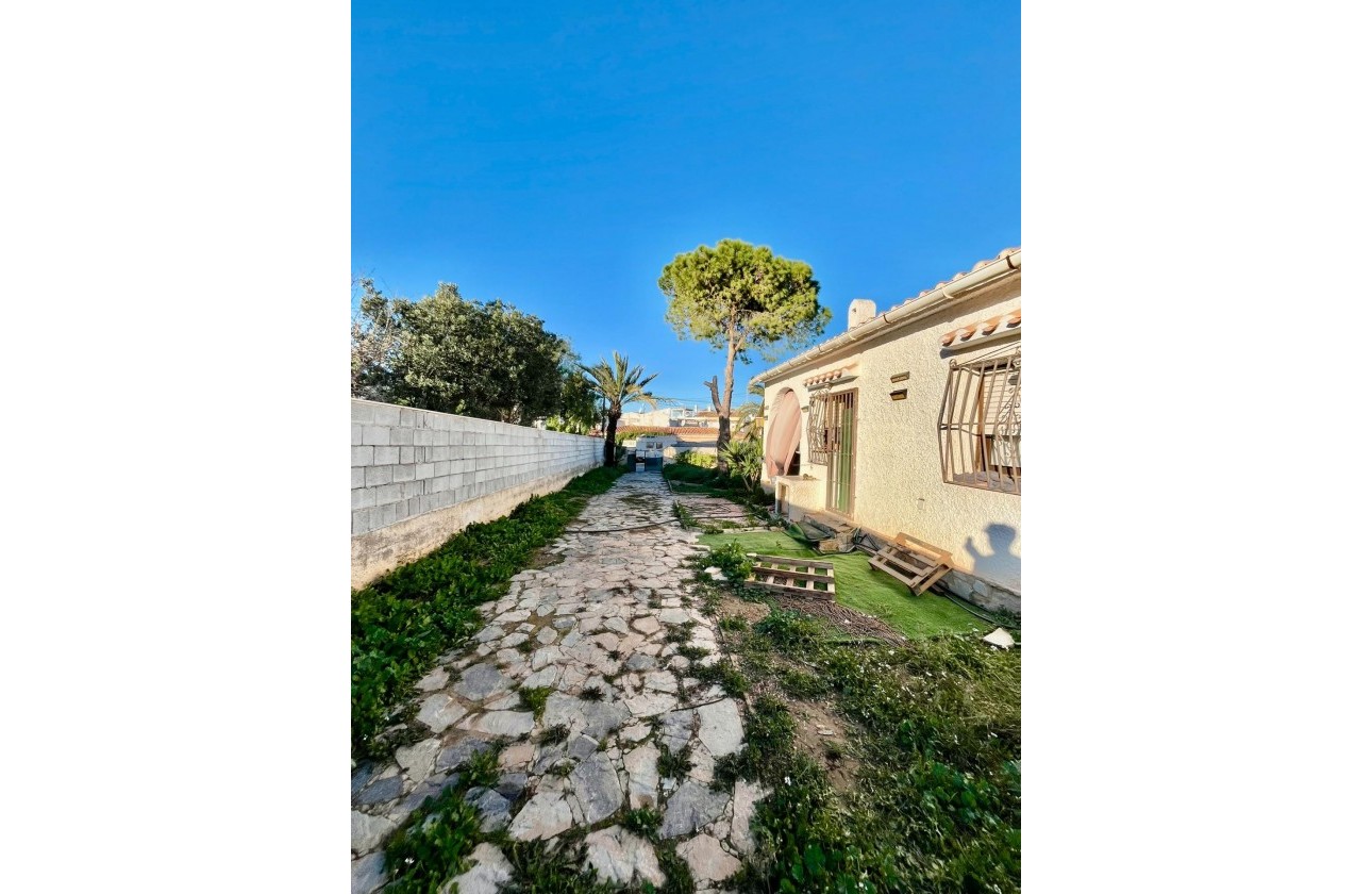 Reventa - Chalet - Torrevieja - Aguas Nuevas