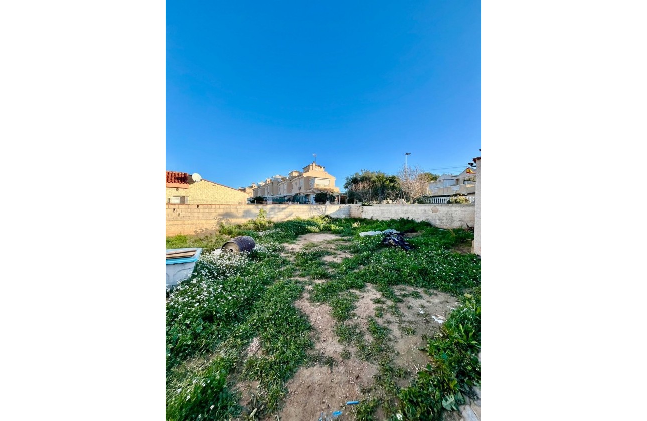 Reventa - Chalet - Torrevieja - Aguas Nuevas