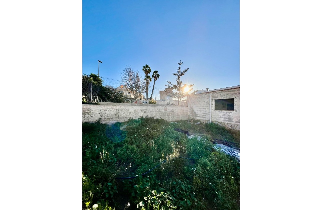 Reventa - Chalet - Torrevieja - Aguas Nuevas