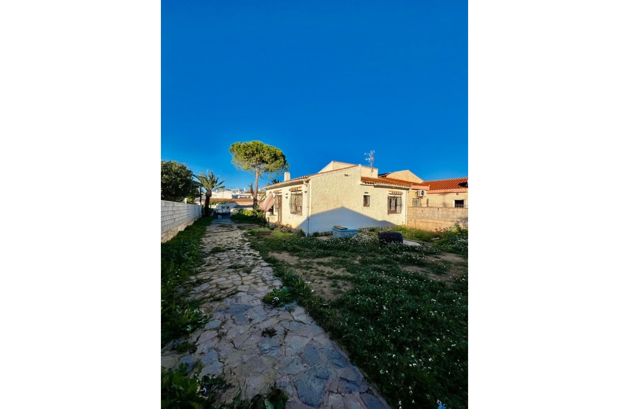 Reventa - Chalet - Torrevieja - Aguas Nuevas