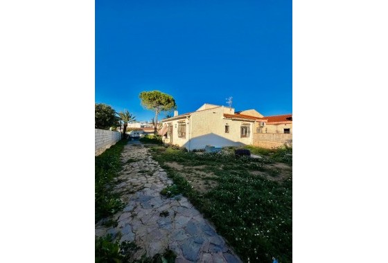 Reventa - Chalet - Torrevieja - Aguas Nuevas