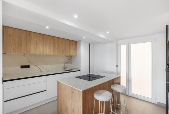 Resale - Apartment / flat - Torrevieja - La Mata pueblo