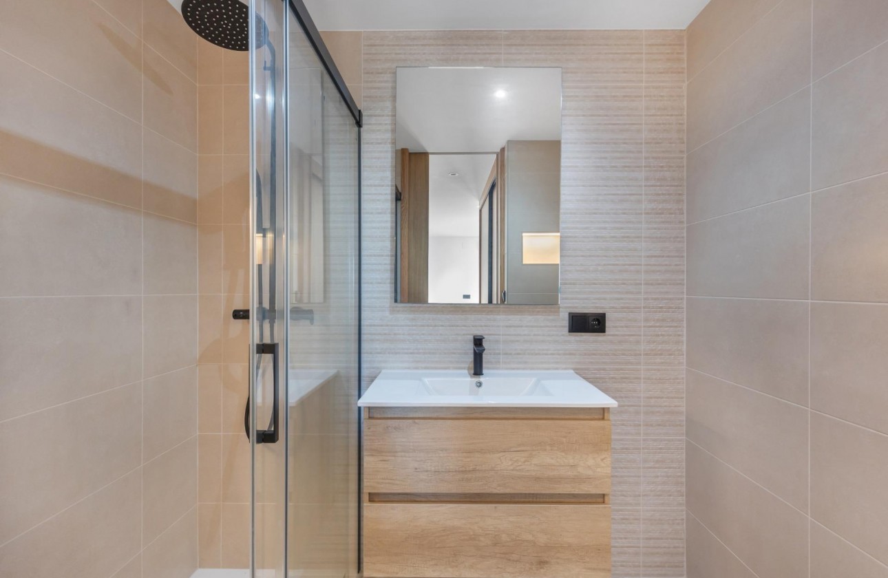 Resale - Apartment / flat - Torrevieja - La Mata pueblo