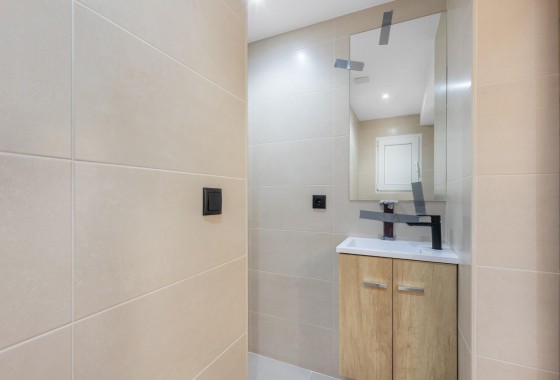 Resale - Apartment / flat - Torrevieja - La Mata pueblo