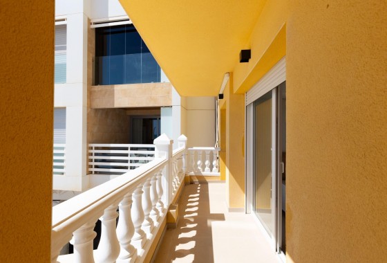 Resale - Apartment / flat - Torrevieja - La Mata pueblo