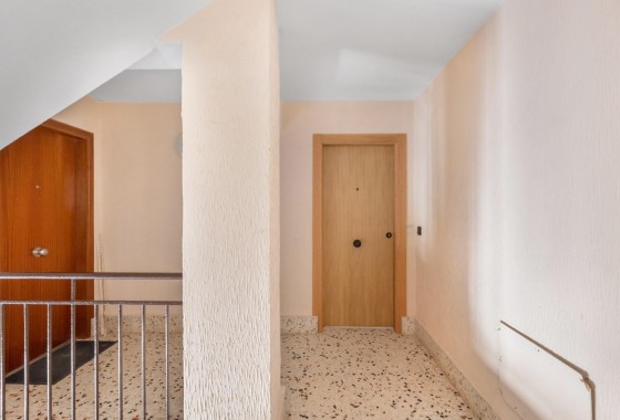 Resale - Apartment / flat - Torrevieja - La Mata pueblo