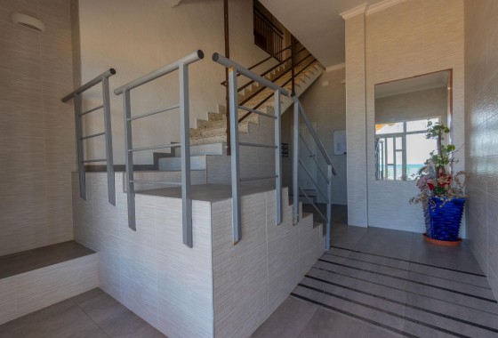 Resale - Apartment / flat - Torrevieja - La Mata pueblo