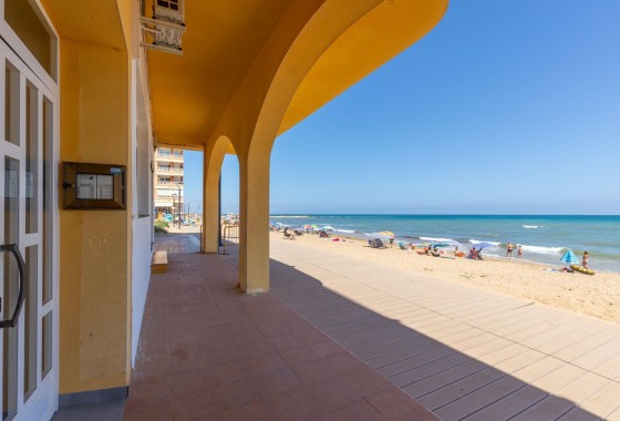 Resale - Apartment / flat - Torrevieja - La Mata pueblo