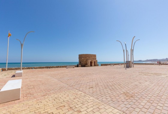 Resale - Apartment / flat - Torrevieja - La Mata pueblo