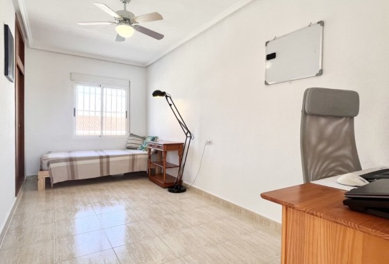 Revente - Villa - Torrevieja - La Siesta - El Salado -  Torreta