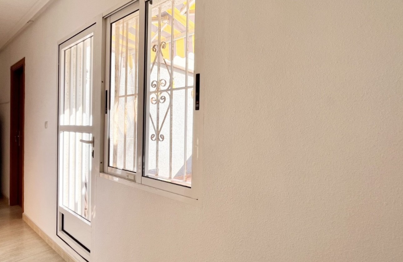 Revente - Villa - Torrevieja - La Siesta - El Salado -  Torreta