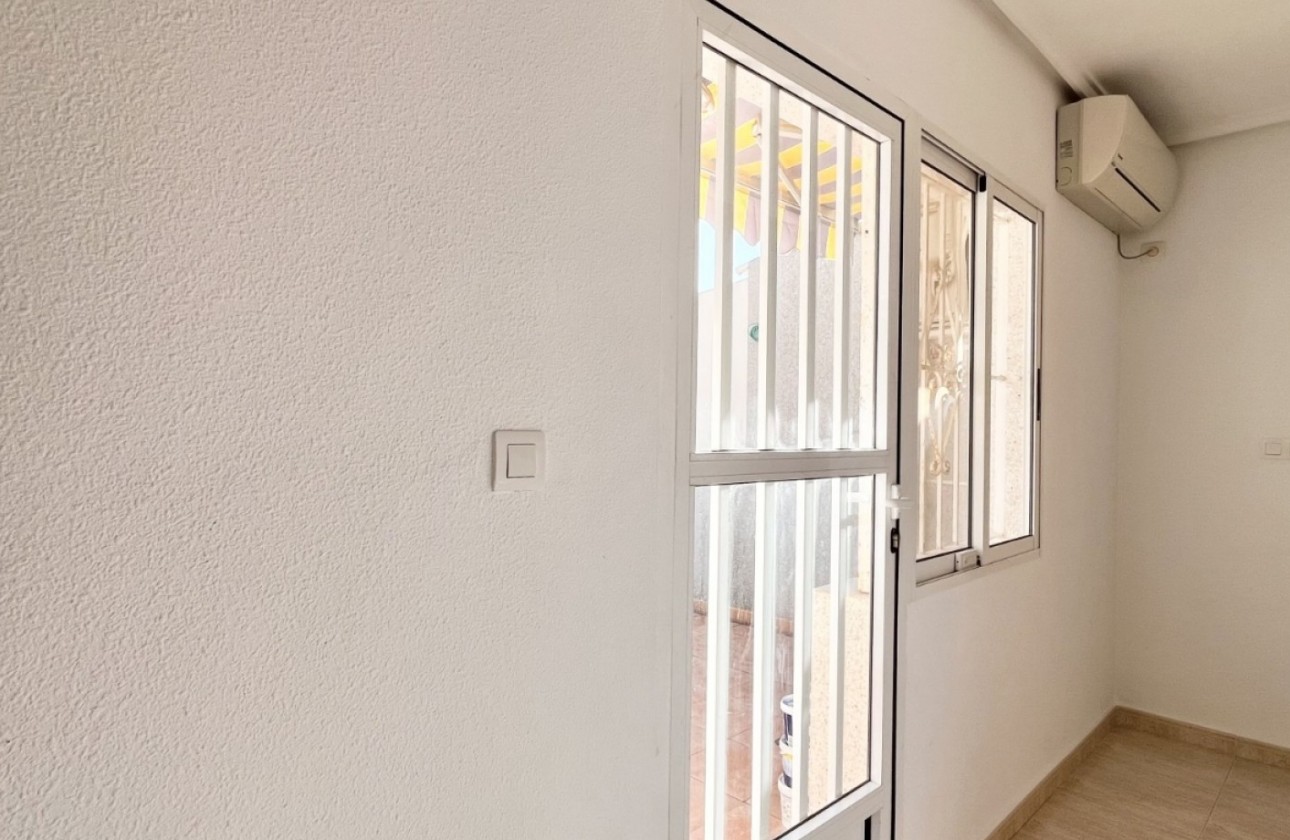 Revente - Villa - Torrevieja - La Siesta - El Salado -  Torreta