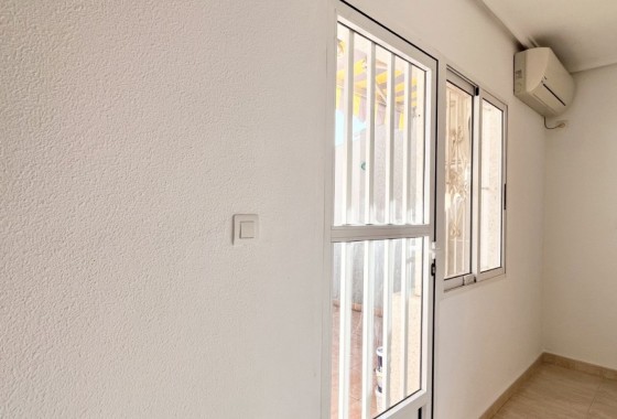 Revente - Villa - Torrevieja - La Siesta - El Salado -  Torreta