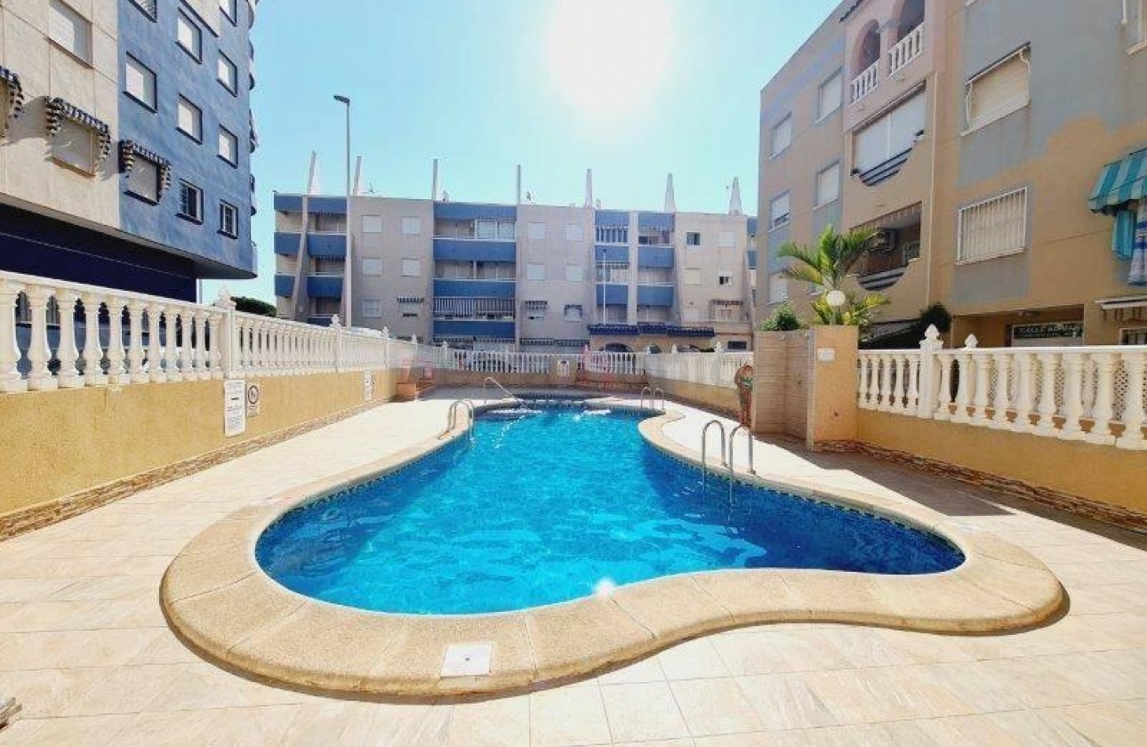 Revente - Appartement - Torrevieja - La Mata pueblo