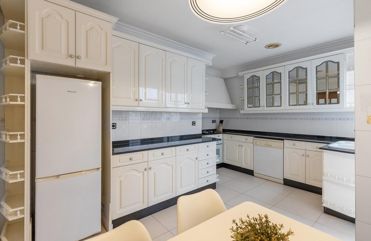 Revente - Appartement - Torrevieja - Paseo maritimo