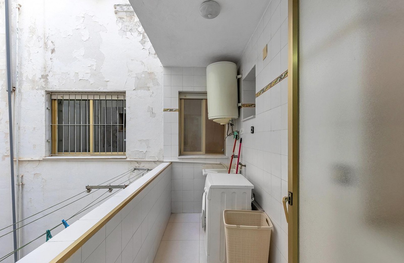 Revente - Appartement - Torrevieja - Paseo maritimo