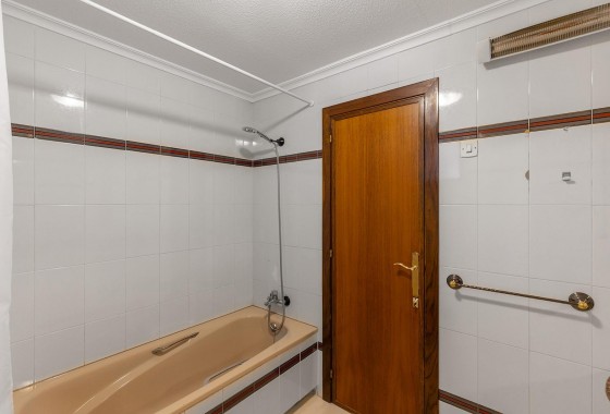 Revente - Appartement - Torrevieja - Paseo maritimo