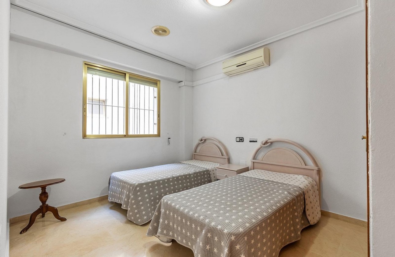 Revente - Appartement - Torrevieja - Paseo maritimo