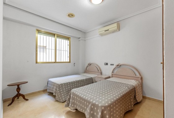 Revente - Appartement - Torrevieja - Paseo maritimo