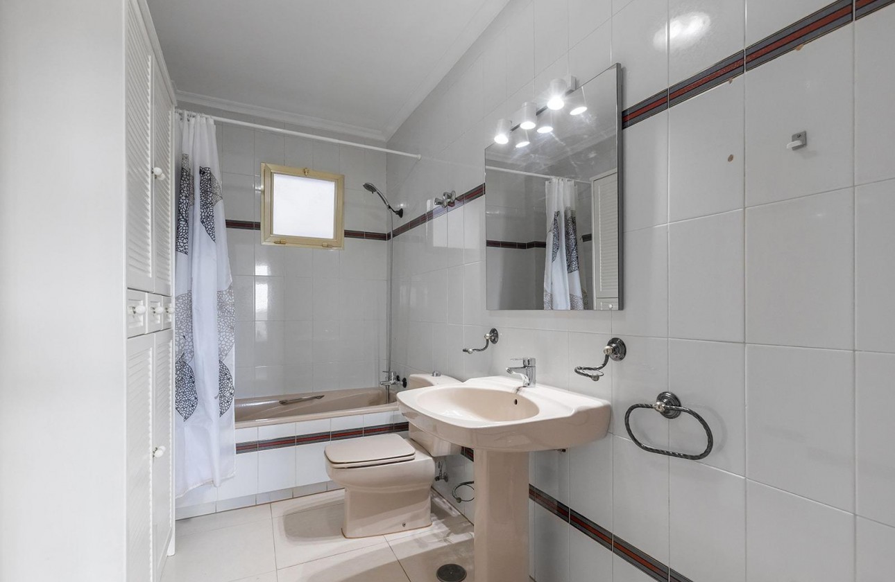 Revente - Appartement - Torrevieja - Paseo maritimo