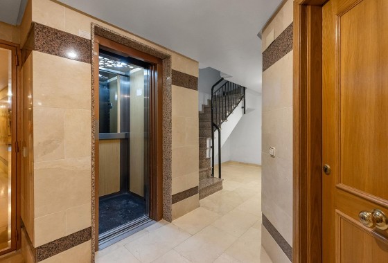 Revente - Appartement - Torrevieja - Paseo maritimo