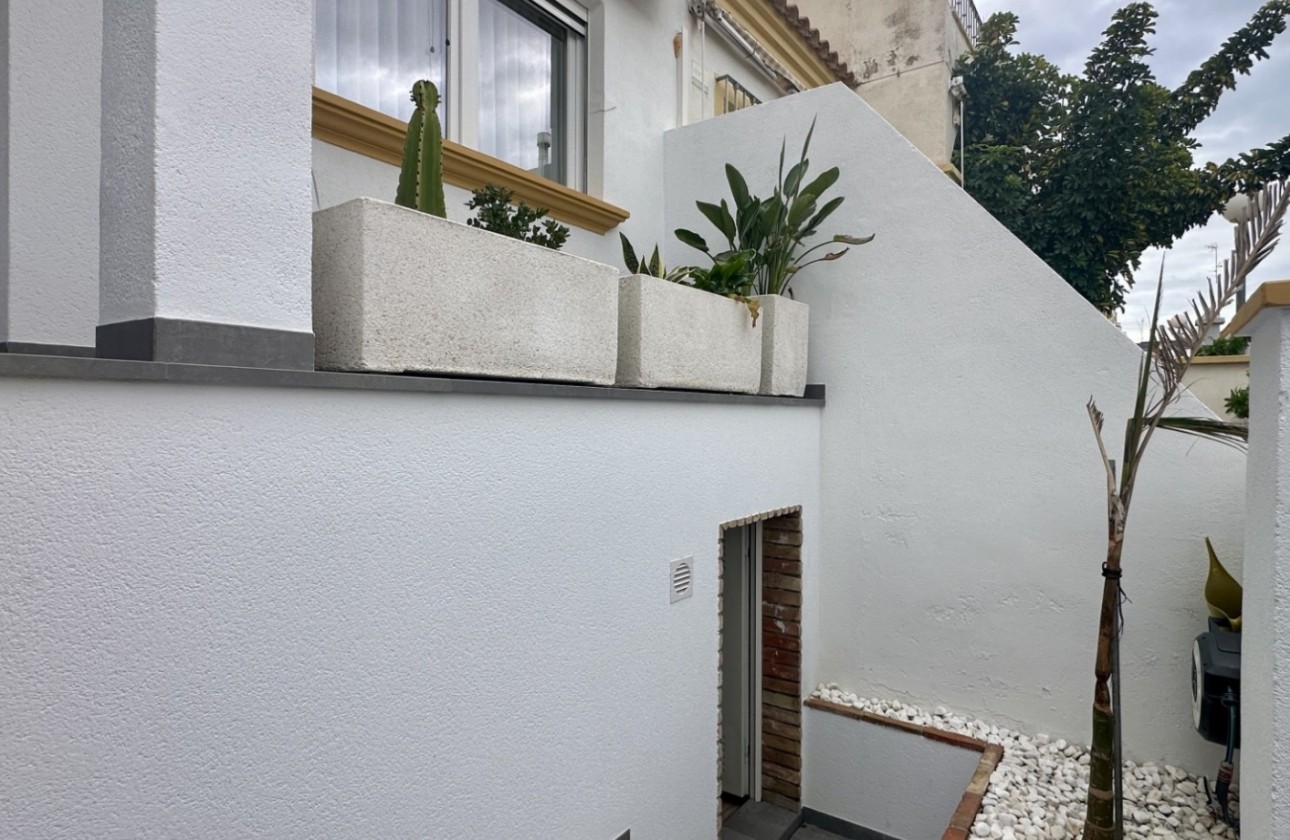 Reventa - Chalet - Orihuela Costa - La Florida