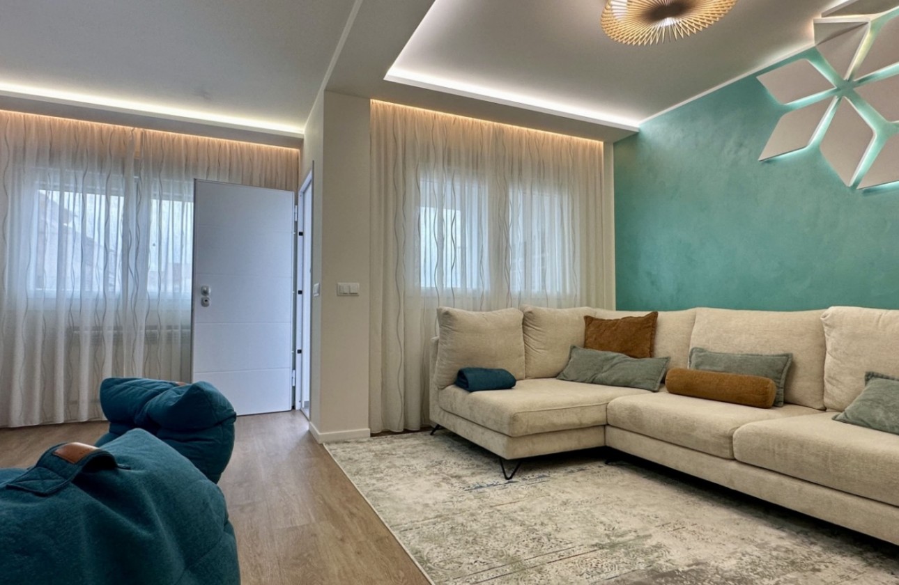 Reventa - Chalet - Orihuela Costa - La Florida