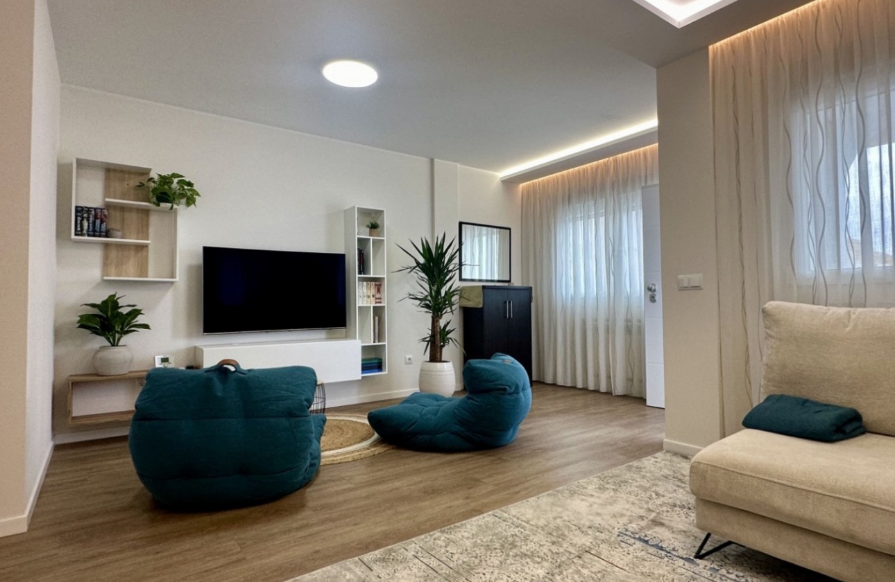 Reventa - Chalet - Orihuela Costa - La Florida