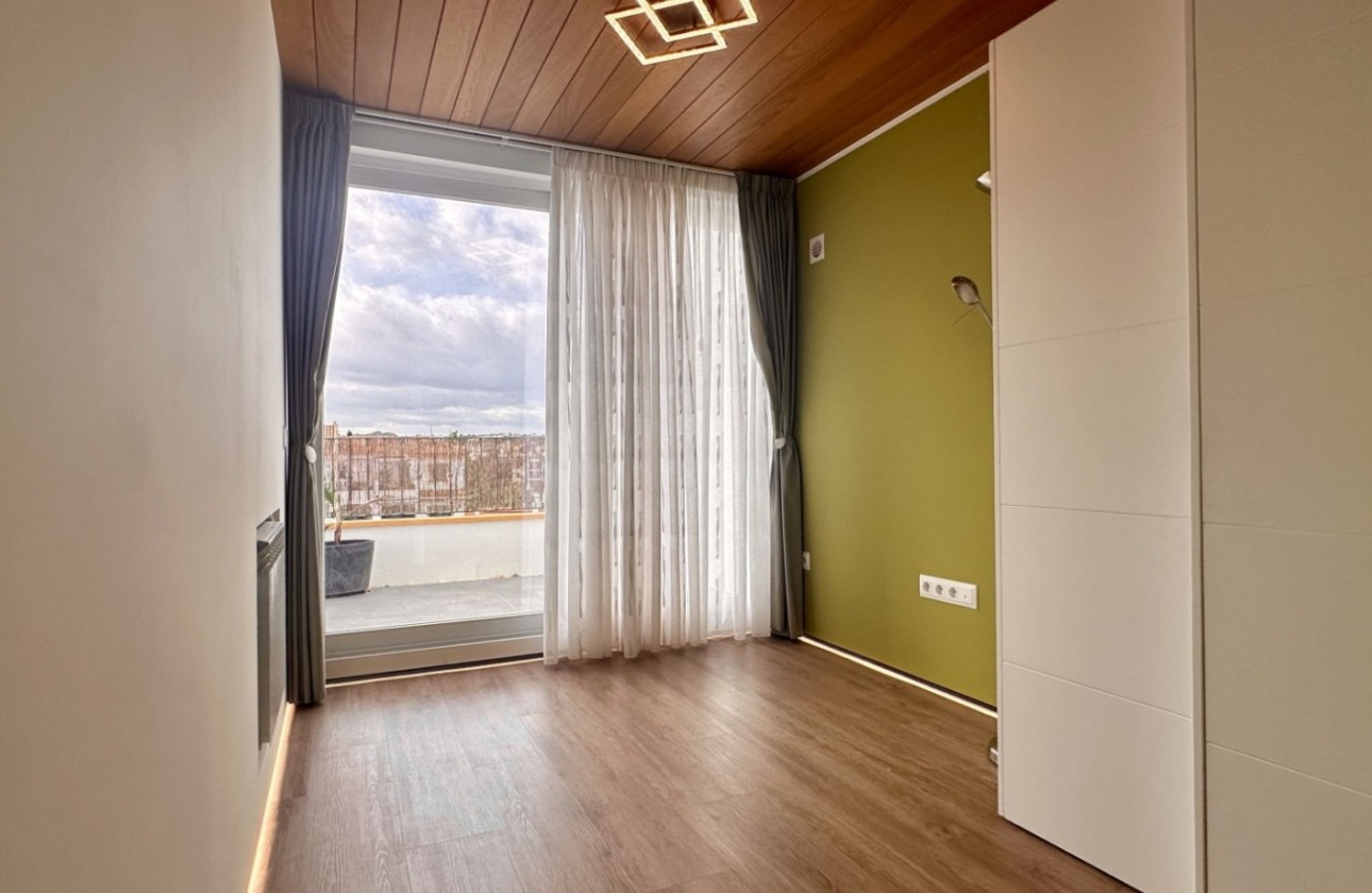 Reventa - Chalet - Orihuela Costa - La Florida